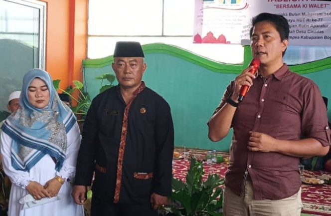 
					Kades Cicadas Gunakan Uang Pribadi Bantu Dua Rumah Warga Kurang Mampu