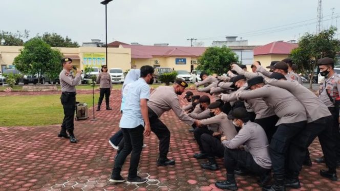 
					Polres Batu Bara Gelar Latihan Dalmas Antisipasi Dampak Kenaikan Harga BBM