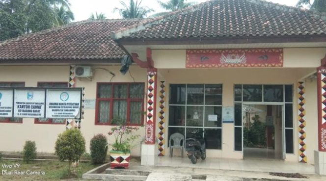 
					Camat Kotaagung Barat Diduga Tak Sampaikan Surat Edaran Mensos, KPM dapat Beras BPNT Oplosan