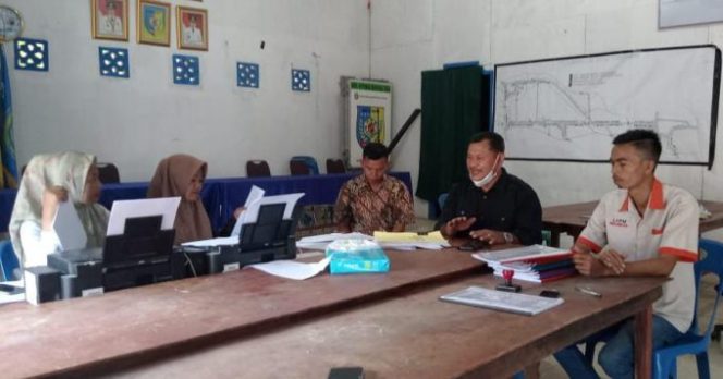 
					Menjadi Pamatwil Pilkades, Kasubsi Penmas Humas Polres Batubara Kunjungan di 2 Desa
