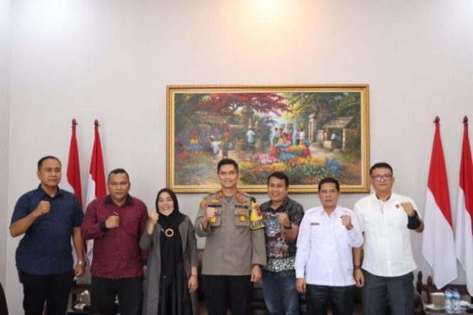 
					Kapolres Asahan Terima Kunjungan Silaturahmi dengan Pengurus Bawaslu