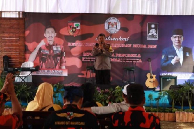 
					Kabag Ops Polres Majalengka Hadiri Kunker Ketua Umum DPP BM PAN di MPC Pemuda Pancasila Majalengka