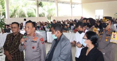 apolres Asahan Dampingi Kapolda Sumut Hadiri Acara Adat Pemakaman Ibunda Ketum GMKI Pusat
