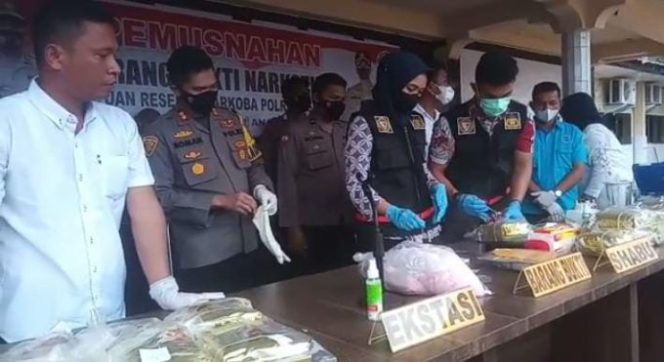 
					Polres Asahan Musnahkan Narkotika Jenis Ekstasi dan Sabu Bernilai Miliaran Rupiah