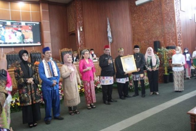DPRD Depok Gelar Rapat Paripurna Dan Peringati HUT Ke-23 DPRD Sekaligus Beri Penghargaan BKD Award Kepada Tujuh Anggota DPRD Kota Depok