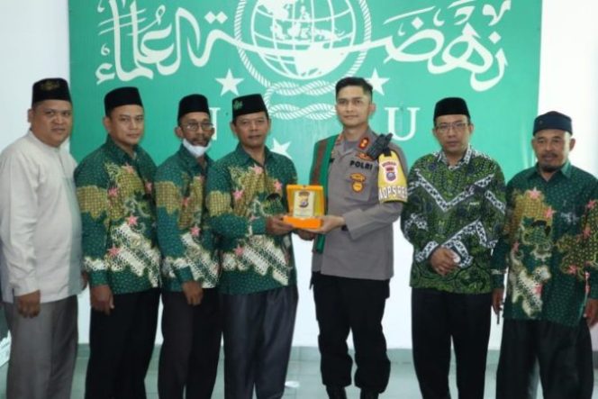 
					Kapolres Asahan Silaturahmi dengan Pengurus Cabang Nahdlatul Ulama Asahan