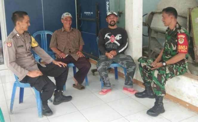 
					Tumbuhkan Kebersamaan, Sinergitas TNI – Polri Sambangi Warganya