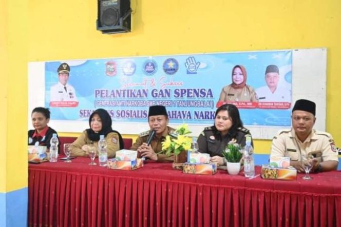 
					Wali Kota Waris Tholib Hadiri Pembina Upacara Sekaligus Sosialisasikan Gerakan Anti Narkotika Nasional di SMPN 1 Tanjungbalai.
