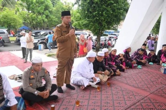 
					Wali Kota Tanjungbalai Melepas Keberangkatan Rombongan Jamaah Umroh PT Gadika Expressindo Tours & Travel