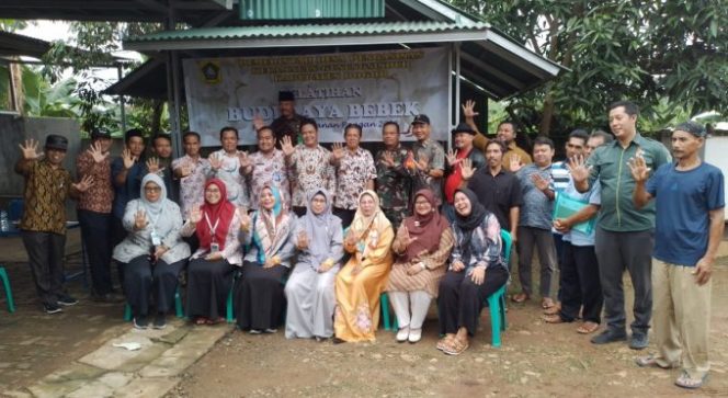 
					Pelatihan Budidaya Bebek Untuk Ketahanan Pangan di Desa Pengasinan