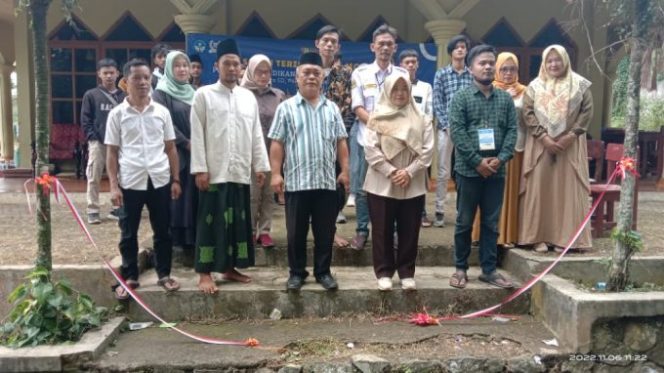 
					Resmikan kelas jauh PKBM Ibnu Rusy Kades Ciburayut dan Katar Cigombong ingin Tingkatkan Pendidikan