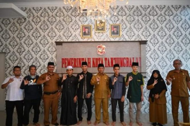 
					Wali Kota Waris Terima 7 Pemuda Tanjungbalai Usai Lulus di Universitas Al Azhar Kairo