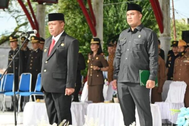 
					Wali Kota Waris Inspektur Upacara Peringatan Hari Pahlawan