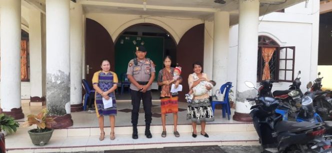 
					Kanit Samapta Polsek Labuhan Ruku Patroli Pengamanan Jamaat Gereja di Dua Titik Sekaligus