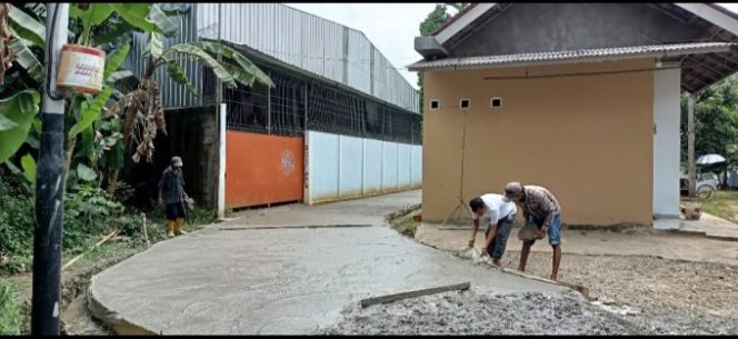 
					Cair Pertama, Pembangunan Program Samisade Desa Babakan Capai 50 Persen
