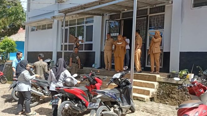 
					Getaran Gempa Terasa Dua Kali, Puluhan Karyawan Staf Kecamatan Ciseeng Berhamburan Keluar