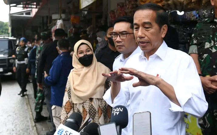 Presiden Jokowi Kunjungi Pasar Cigombong Cek Harga Jelang Nataru