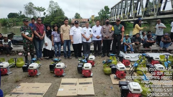 
					Bhabin Kamtibmas Polsek Simpang Empat Hadiri Program Konversi BBM