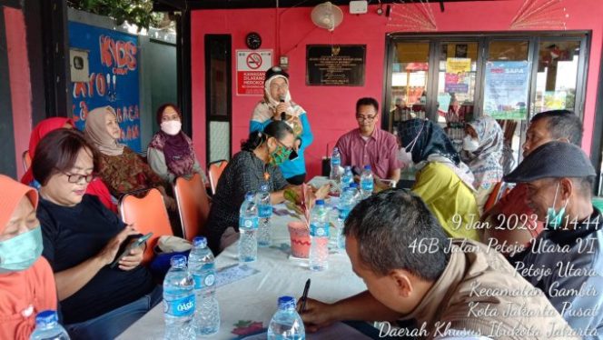 
					Para Ketua RT/RW 02 Kelurahan Petojo Utara Kecamatan Gambir, Jakarta Pusat Gelar Musrenbang Tingkat RW