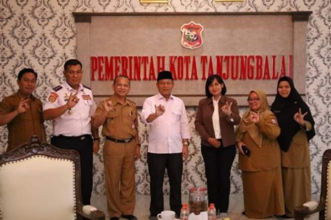 
					Wali Kota Tanjungbalai Terima Audiensi GM Pelindo Cab Tanjungbalai Yang Baru.