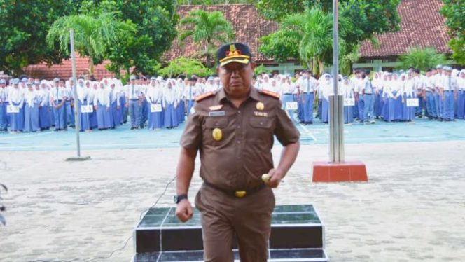 
					Kejari Tubaba Kunjungi SMAN 01 Tulang Bawang Tengah