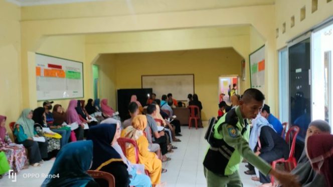 
					772 KPM Desa Cimanggu Dua Kabupaten Bogor Terima Bansos