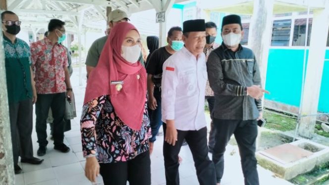 
					Kunjungan Walikota Tanjungbalai Dan Tim Dapil V DPRD Provinsi Sumatera Utara ke RSUD dr. Tengku Mansyur Kota Tanjungbalai.