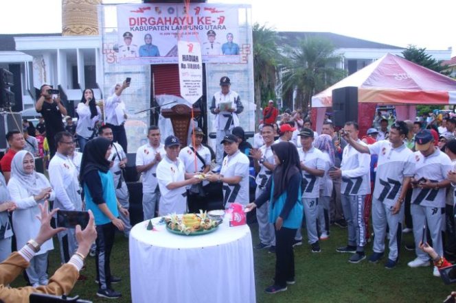 
					Memeriahkan HUT Ke-77 Kabupaten Lampung Utara Adakan Seperti kegiatan Jalan Sehat dan Senam Masal