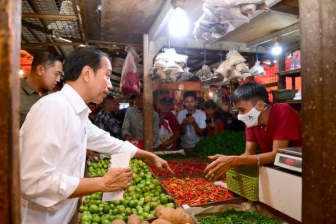 
					Jelang Idul Adha, Jokowi Tinaju Harga Pangan di Pasar Parung dan Perumpung Gunungsindur Bogor