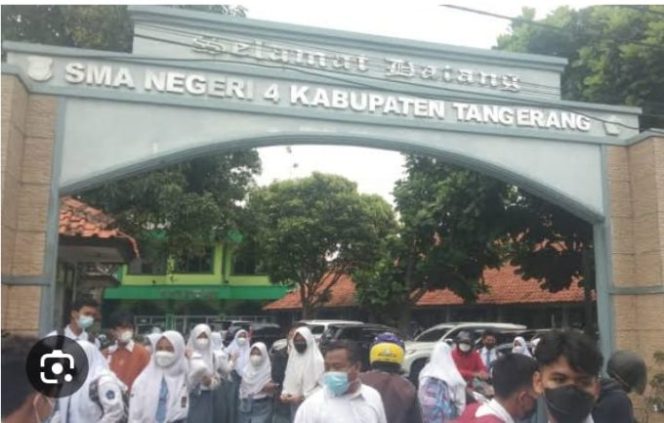 
					Ada Apa Panitia PPDB SMAN 4 Kabupaten Tangerang Bagi Bagi Formulir Untuk Siswa Yang Tidak Lulus Seleksi ?
