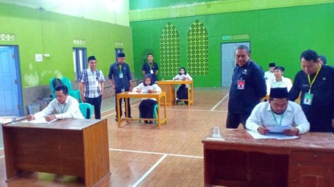 
					6 Calon Perangkat Desa Pasirpanjang Kec. Manonjaya Tasikmalaya Bersaing Ketat