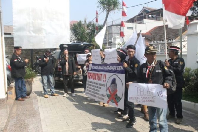 
					AIPBR Gruduk KCD Pendidikan Wilayah 1 Terkait Masih Banyaknya Dugaan Pungli di SMA dan SMK Negeri