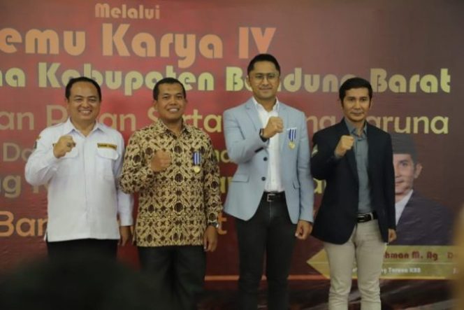 
					Temu Karya IV dan Aditya Karya Mahatva Yodha (AKMY) Award Taruna KBB, Hengky: Tingkatkan Kolaborasi Antara Pemda dan Karang Taruna