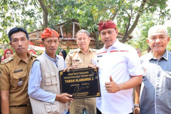 Plt. Wali Kota Bekasi Resmikan Tiga Taman di Wilayah Kecamatan Mustikajaya