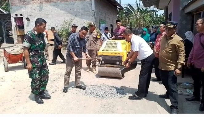 
					Launching Samsisade, Desa Putat Nutug Kecamatan Ciseeng Bangun Jalan Desa