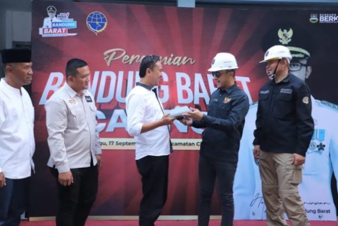 
					Diakhir Jabatannya, Hengky Kurniawan Realisasikan Janji Politiknya ‘Bandung Barat Caang’