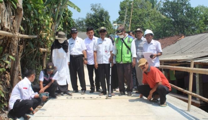 Tim Verifikasi Kecamatan Rumpin Monev Samisade Di Desa Mekarsari