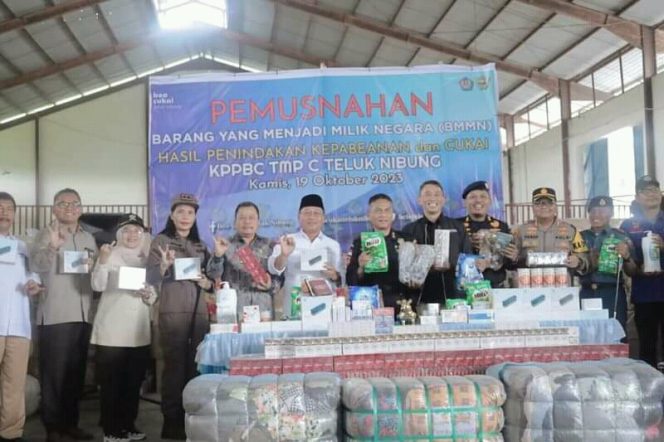 
					Bea Cukai Teluknibung Musnahkan Barang Bukti Menjadi Milik Negara