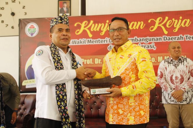 
					Kunker ke Belitung Timur, Wamen Berpesan Kades Jangan Tabrak Aturan