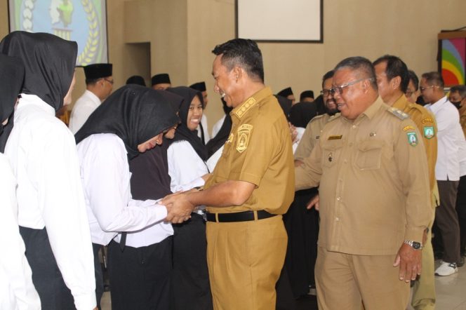 
					15 Tahun Honorer, Tepat Dihari Ulang Tahunnya Bayu Diangkat Jadi PPPK