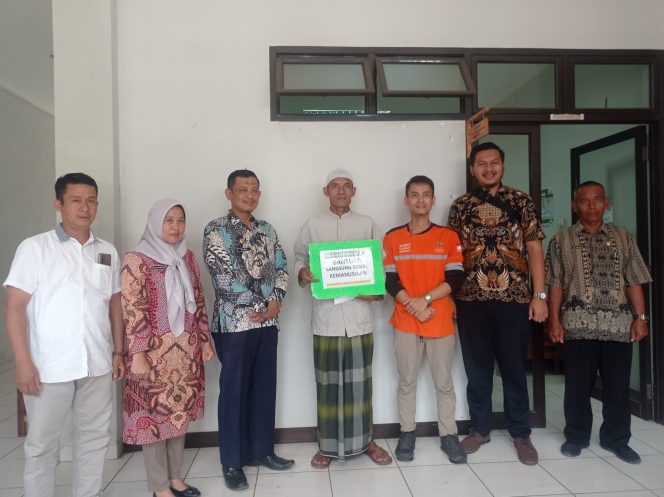 Baznas Kabupaten Bogor Salurkan Bantuan Pada Ponpes Bani Jasim Cigudeg Pasca Alami Kebakaran