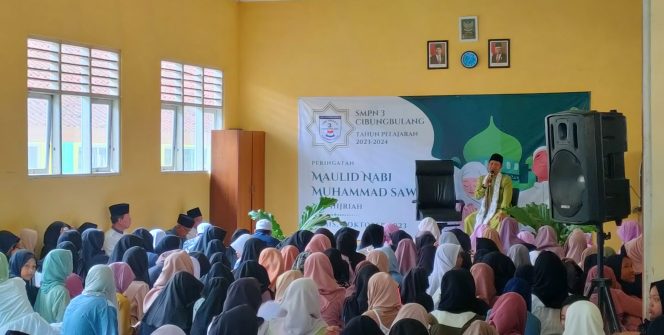 
					Ciptakan Generasi Yang Islami, SMP Negeri 3 Cibungbulang Bogor Selenggarakan Maulid Nabi Disekolah