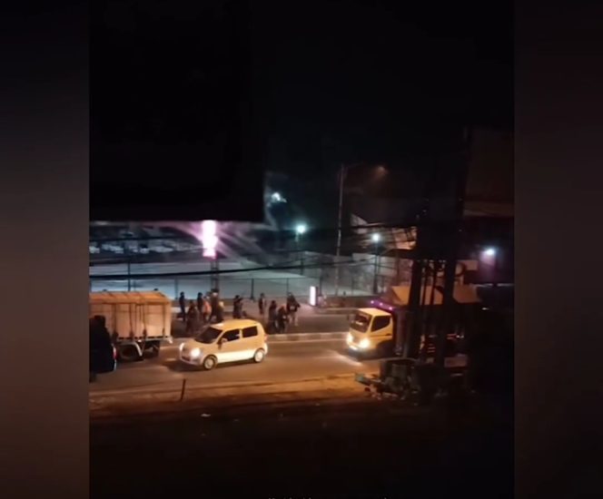 
					Aksi Segerombolan Remaja yang Diduga Gangster Kemabli Berulah Di Parung