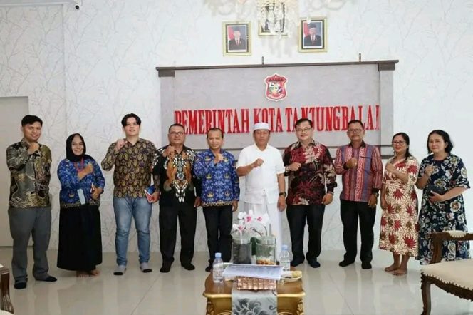 
					Walikota Tanjungbalai H. Waris Tholib Menerima Audensi Majelis Jemaat BNKP