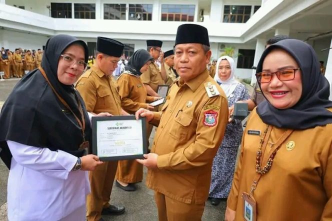 
					Gelar Upacara HKN Yang ke 59 Tahun2023, Pemkot Tanjungbalai Berikan Penghargaan Kepada 3 Puskesmas