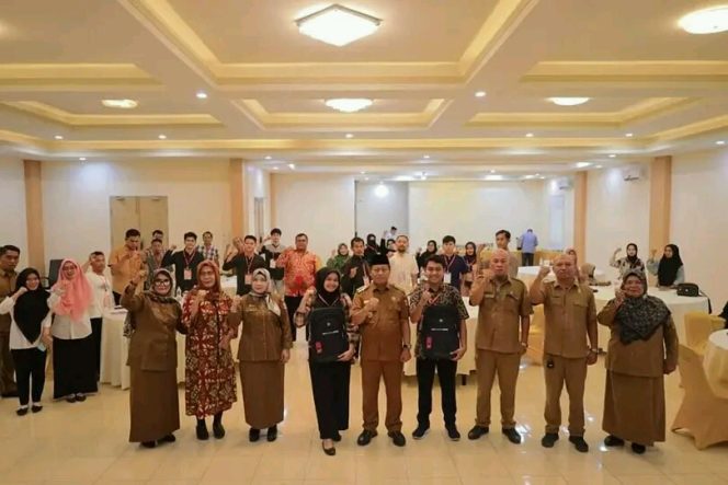 
					Melalui Dinkop UKM, Pemkot Tanjungbalai Laksanakan Pendidikan Pelatihan Pembuatan Sandal Dan Sepatu