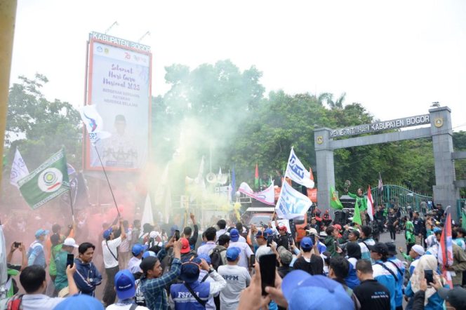 
					Polres Bogor Kawal Aksi Unras Buruh Tuntut Kenaikan UMK 2024