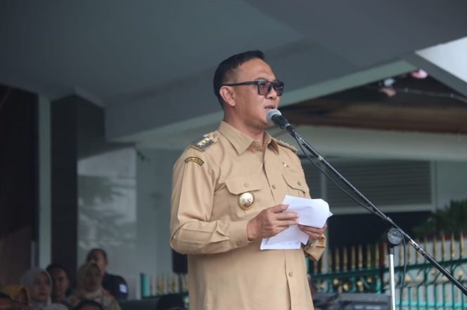 
					Jelang Pesta Demokrasi, Bupati Bogor Iwan Setiawan Lepas Kirab Pemilu 2024