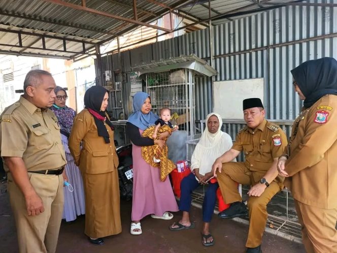 
					Waris Tholib Kunjungi Dan Berikan Bantuan Kepada 2 Anak Penderita Marasmus dan Tuberkulosis Resisten Obat