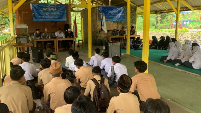 
					Antisipasi Gangguan Kamtibmas, Polsek Nanggung Polres Bogor Lakukan Pencegahan Dini Pada Pelajar